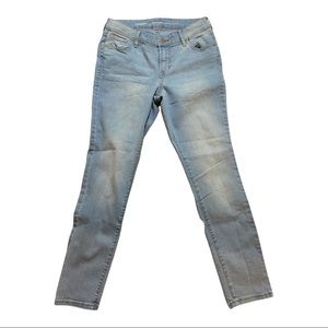 Old Navy Super Skinny Woman’s Light Wash Jeans Size 6 Short